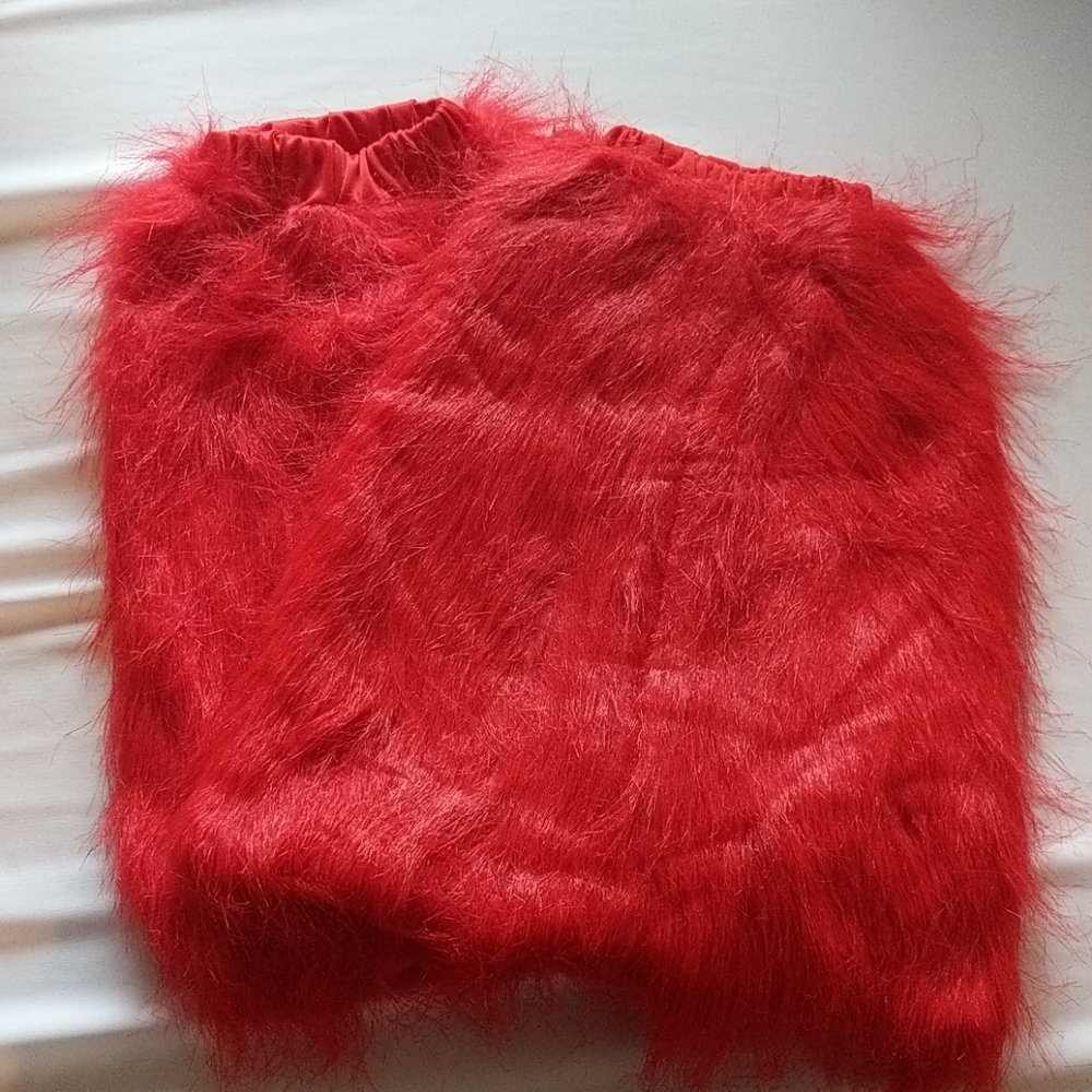 *Kids* Red Fluffies ❤️